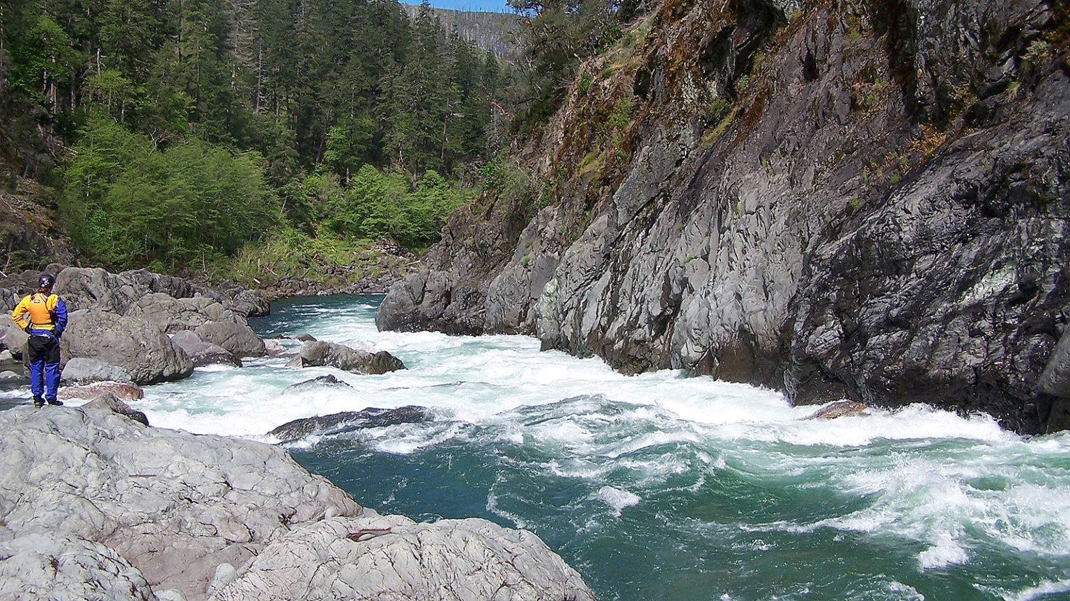 Illinois River, Oregon's Whitewater Rafting For Experienced Rafters