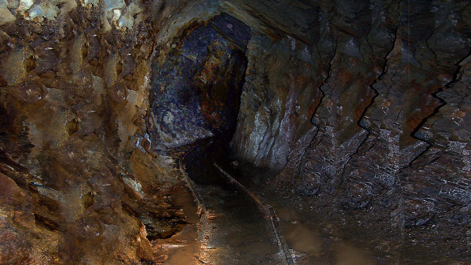 10 things you can only do on the Tuolumne (mine shaft)